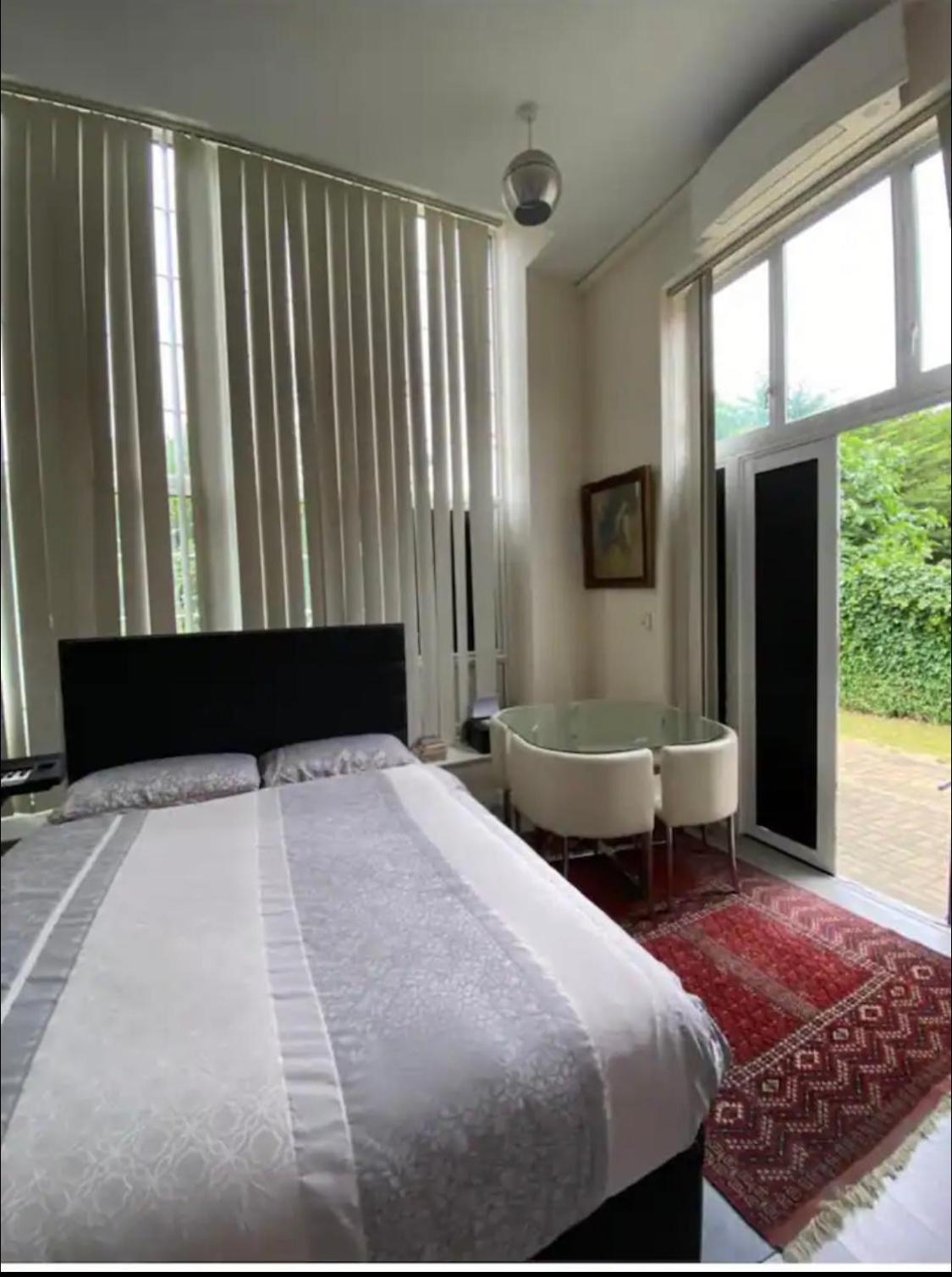 Spacious King Room With Private Entrance - Near Emirates And Camden And King'S Cross - 5 Min To Tube فينتشلي المظهر الخارجي الصورة